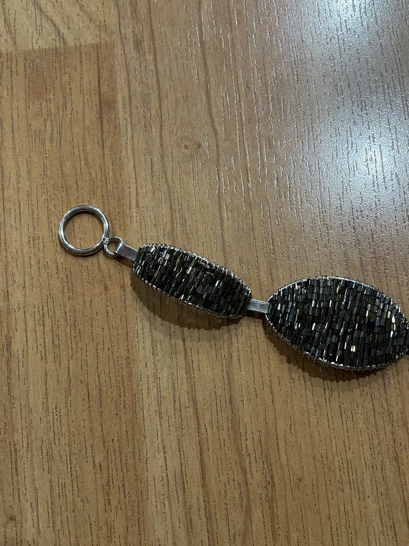 Vintage Black & Silver Glass Bugle Bead Oval Link Toggle Bracelet (Category: Bracelets) located in Quezon City. Submitted by snooop (Listing ID 1457463127, Image 2). Description: RFS: declutterring 〰️ cute & dainty european summer or classy bracelet 〰️ high quality and vintage Y2K bohemian chic look! perfect as a statement piece 〰️ no flaws.