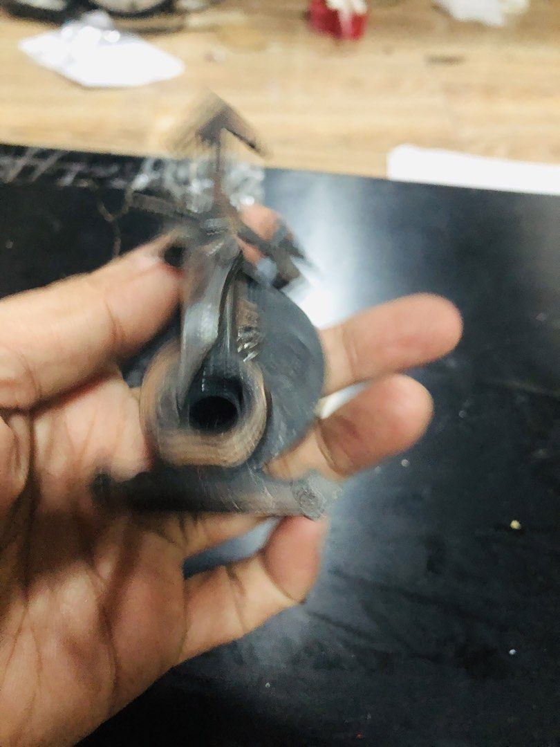 Vintage Style mini clock design sharpenerNumerals (Category: Clocks) located in Manila. Submitted by noemiaspa1702 (Listing ID 1457427209, Image 3). Description: - Cool vintage-style desk clock - Features Roman numerals on the face - Intricate gears visible from the side - Made of metal with a bronze-like finish - Great for a desk or shelf - Unique decorative piece.