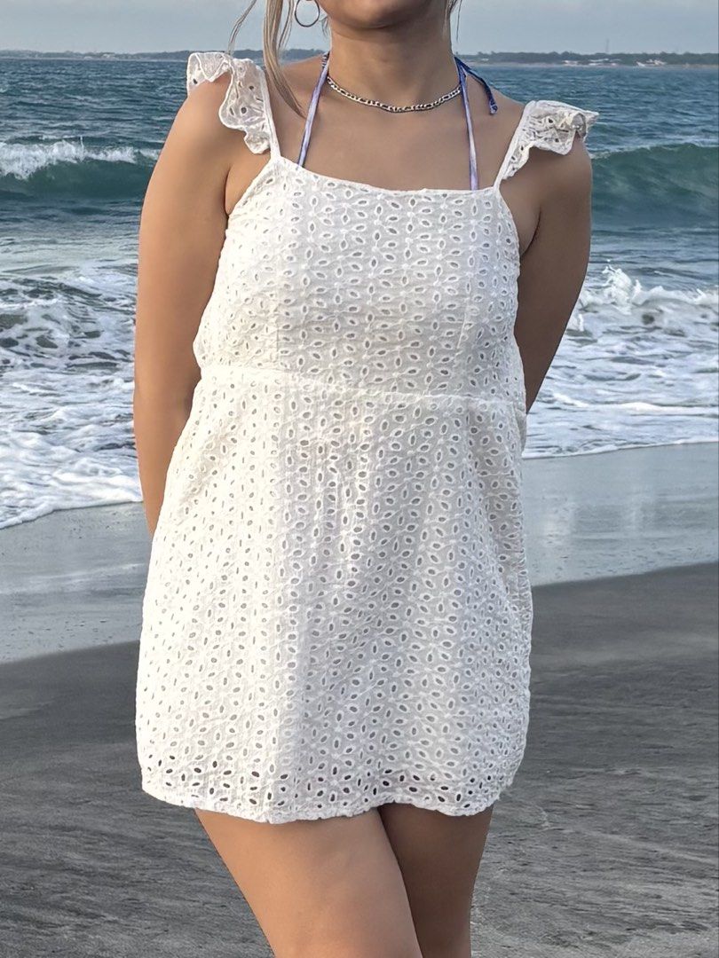 White Babydoll Dress (Category: Dresses) located in San Mateo. Submitted by guddaze (Listing ID 1457515695, Image 2). Description: Small to medium Length: 29 inch With inner lining For reference, l'm 5"5, 58kg, 28 inch waistline Shipping can be done via J&T Express, and the shipping fee will be shouldered by the buyer. Location: San Mateo, Rizal Mode of payment: GCash or Maya.