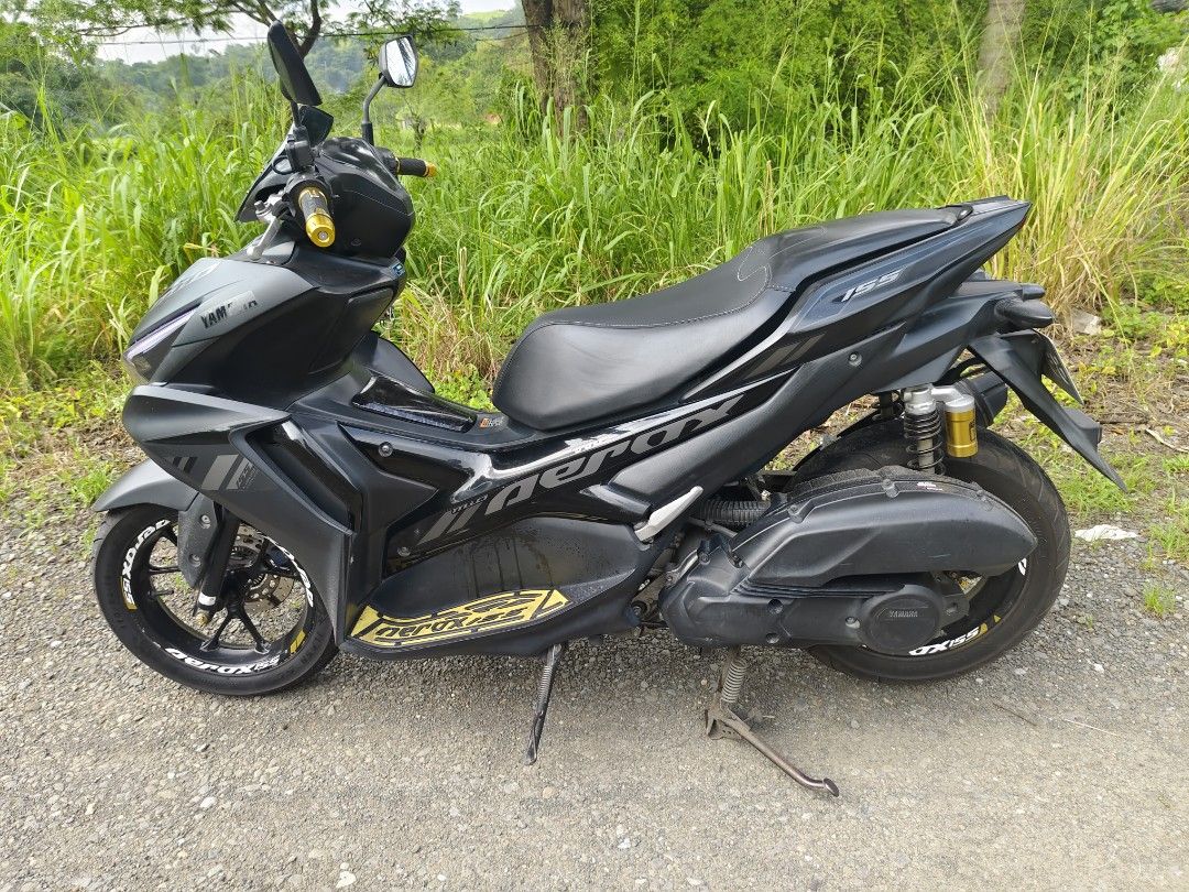 Yamaha Aerox 155 Black (Category: Motorbikes for Sale) located in Manila. Submitted by owrisan (Listing ID 1457515473, Image 2). Description: 🏍️ FOR SALE: YAMAHA AEROX V2 2021 MODEL 🔥 📌 First Owner 📌 83,000 KM ODO 📌 TRC Pipe 📌 BRD Radiator 📌 Sun Racing CVT Set 📌 2021 Model 📌 Complete papers / ready for transfer Maayos gamitin at alagang-alaga. May mga upgraded parts na rin para sa mas magandang performance. Direct owner / first owner, hi