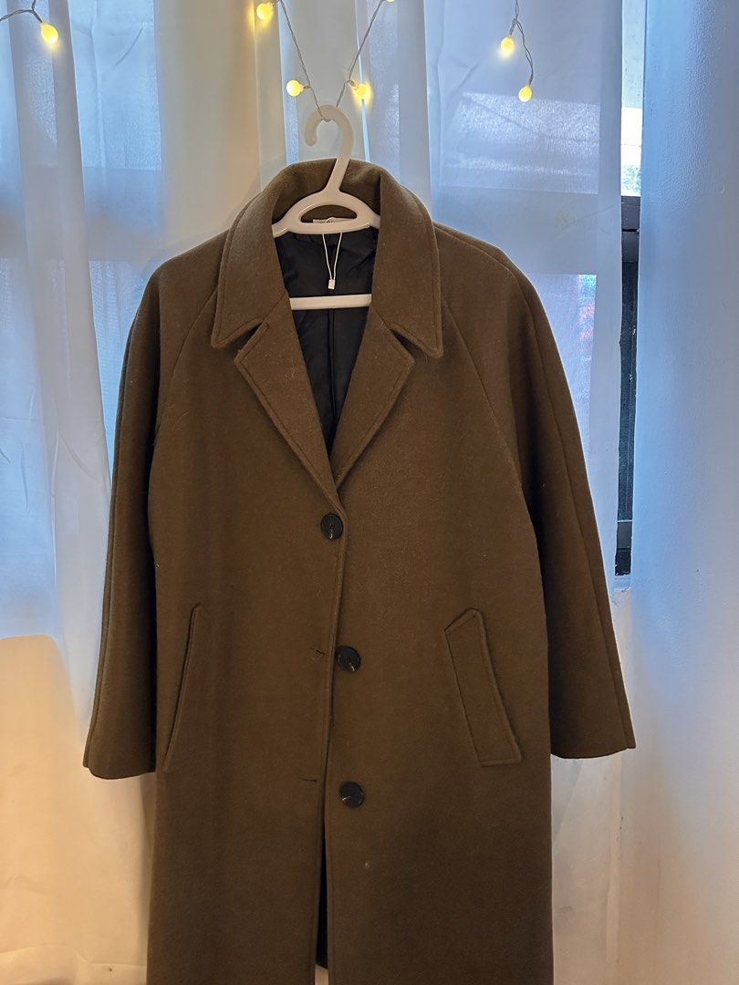 ZARA lined Coat - Olive Green large (Category: Coats, Jackets and Outerwear) located in Manila. Submitted by vccustods339 (Listing ID 1457391838, Image 1). Description: Runs rather large! Rfs: used once or twice, bought online, fit isn’t flattering on me, it’s quite boxy if you’re petite! Pero maganda po suot if you’re taller in height :) Message for more details! Lalamove only.
