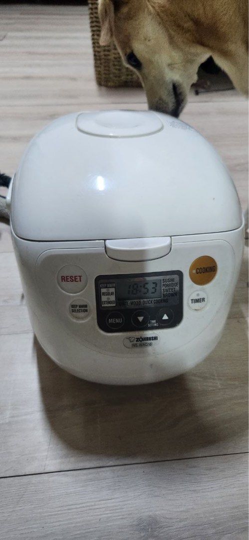 Zojirushi Rice Cooker (10 cups) (Category: Cookers) located in Makati City. Submitted by domsgana (Listing ID 1457425467, Image 1). Description: .