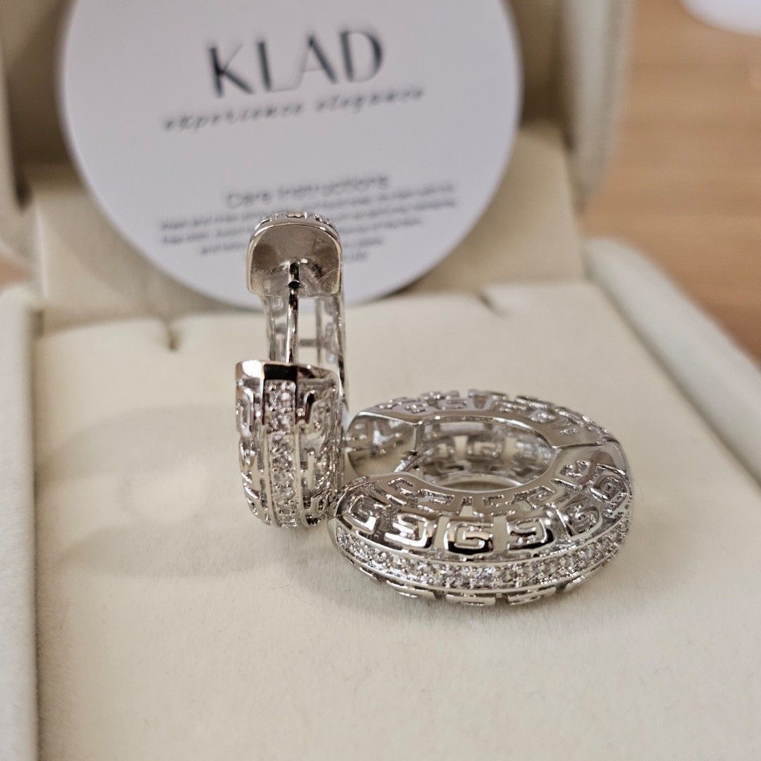031 Klad Jewelry, Chunky Loop Earrings (Category: Earrings) located in Antipolo. Submitted by heartsdesyre (Listing ID 1457564581, Image 2). Description: 199 pesos limited stocks only courier options: lalamove, j&t, spx.