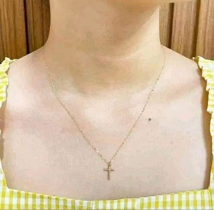 18K Saudi Gold Dancing Med Krus (Category: Necklaces) located in Caloocan City. Submitted by cheskhaionlinestore2.0 (Listing ID 1457526327, Image 1). Description: 18K Pure Saudi Gold Dancing Med Krus Necklace ₱3050 only 📌 🍒 Pawnable/ Nasasangla💯 🍒 Brandnew 💯 🍒 Ship via JNT/ LBC 🍒 Lalamove for same day delivery 🍒 We accept COD COP with downpayment to avoid cancellation of orders ⚡ How to Order? Please feel free to message us directly 🙏🏻 