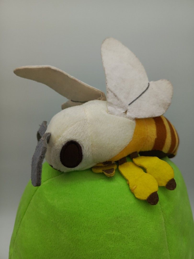 2018 Vigorwasp Monster Hunter Capcom Plush Toy (Banpresto) (Category: Plushies & Soft Toys) located in Santa Cruz. Submitted by g-stuff21 (Listing ID 1457590443, Image 3). Description: With minor signs of aging. Feel free to pm for more info..