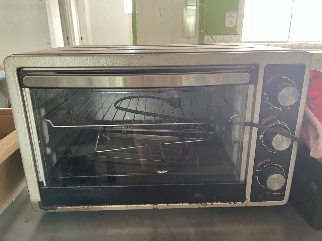 2pcs Oven (Category: Ovens & Toasters) located in Manila. Submitted by rosechan429 (Listing ID 1457593730, Image 3). Description: 2 oven for baking For 2k each.