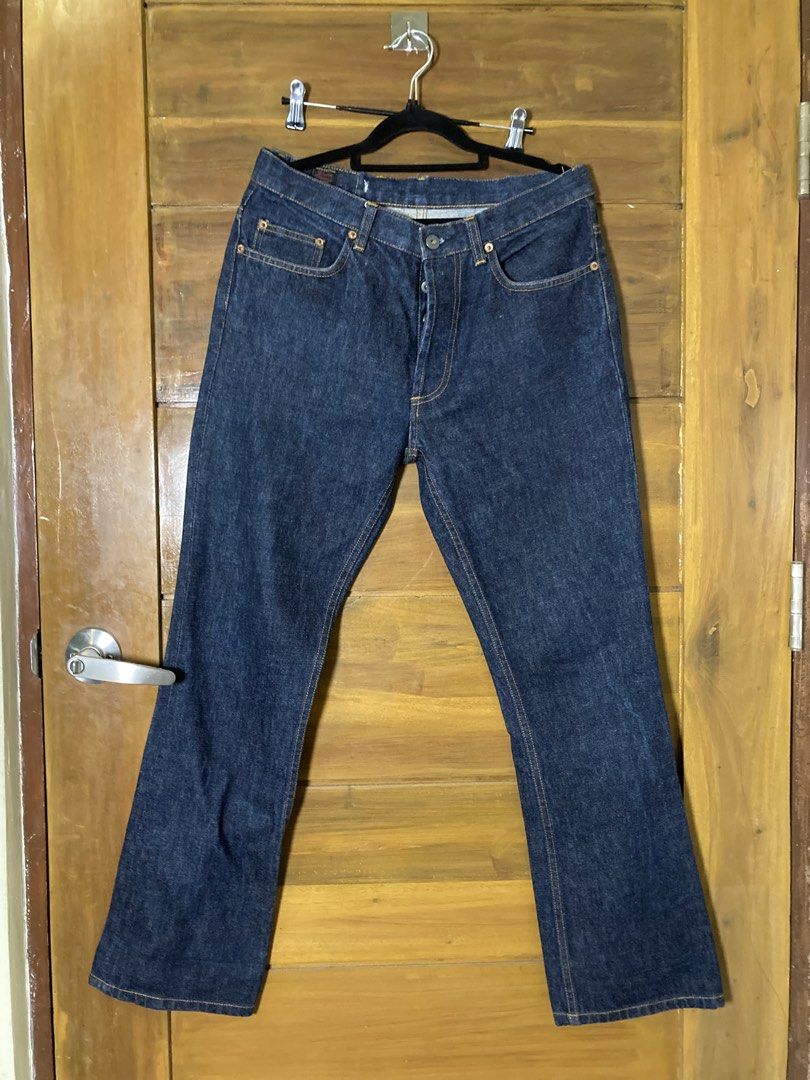 ₱50 + SF via JNT (Category: Jeans) located in Batangas. Submitted by declutteringvon (Listing ID 1457663173, Image 1). Description: Button fly, fits 30-31 waist, hard denim, declutter..