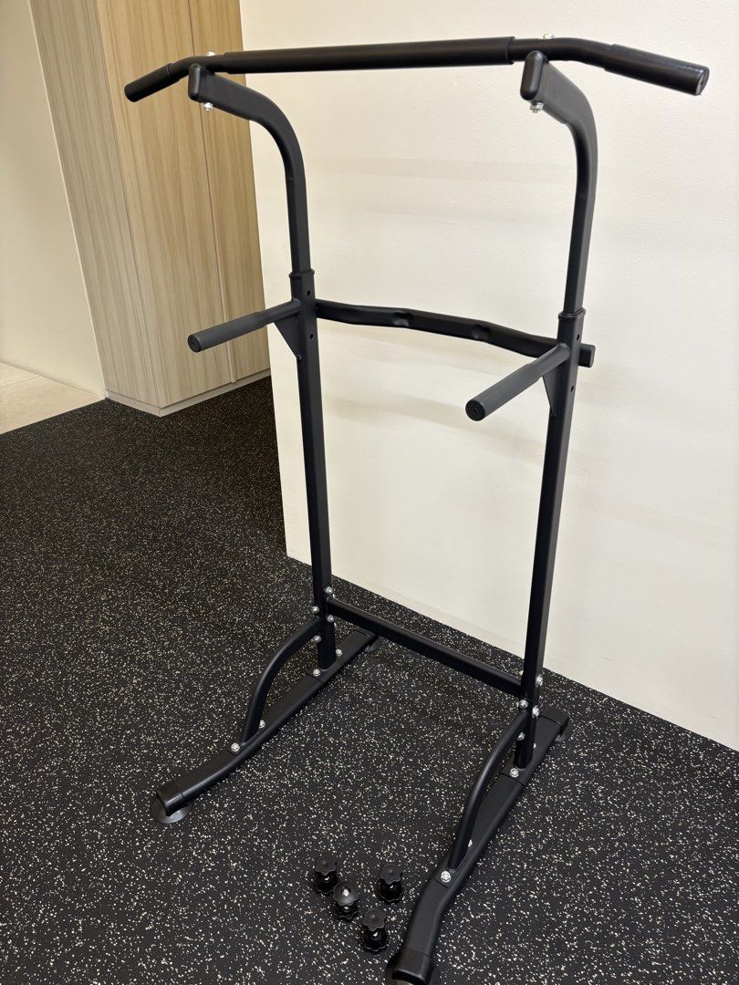 adjustable pull up bar (Category: Cardio & Fitness Machines) located in Singapore. Submitted by chinnyyk90815 (Listing ID 1457549811, Image 1). Description: adjustable .