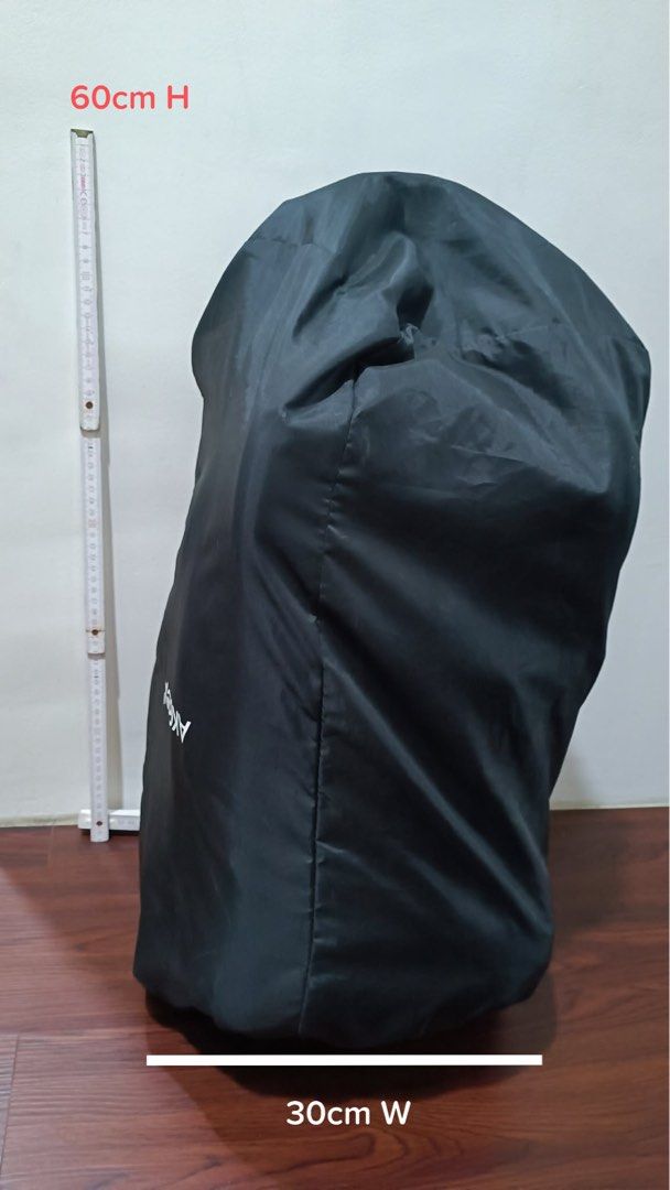 Akeeva Capsule Stroller with travel Bag (Category: Strollers) located in Bulacan. Submitted by minimalistattorneymom (Listing ID 1457374740, Image 2). Description: - Akeeva Capsule Stroller (Black) - EN 1888 Approved - Compact Folding for Easy Storage & Travel - Convenient Storage Basket - Ideal for Everyday Use & Travel -Cabin approved stroller -missing one shoulder strap.