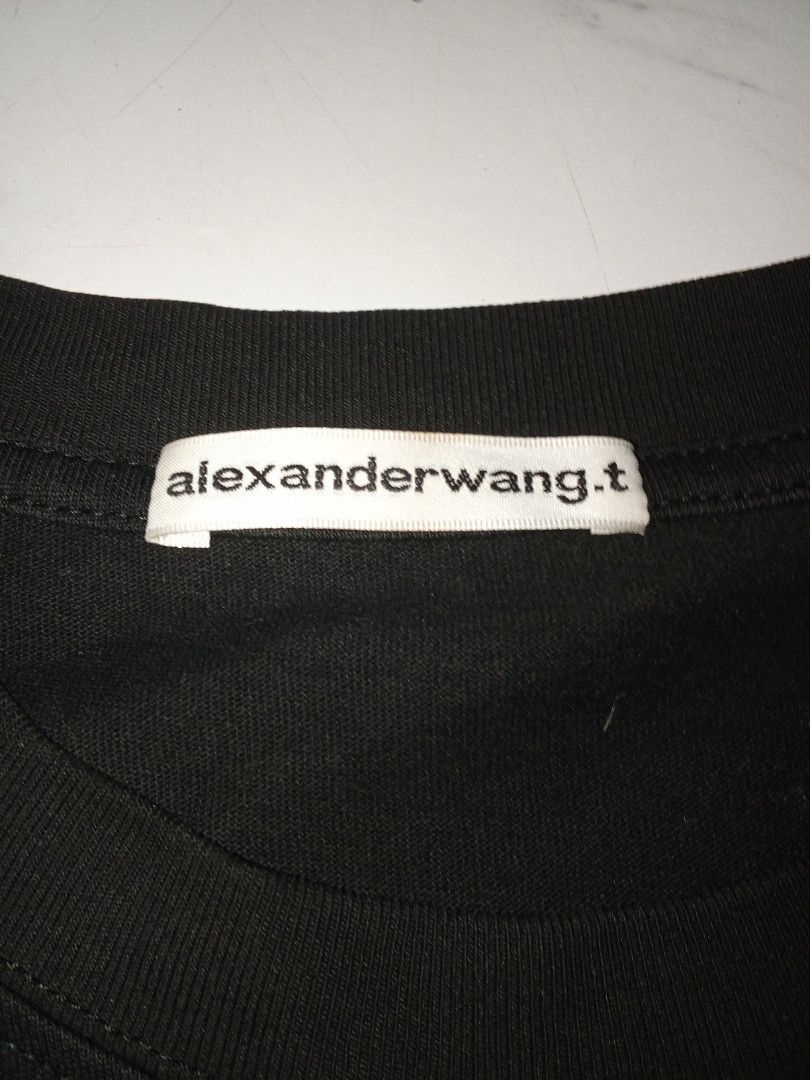 Alexander Wang Tshirt (Category: Luxury Apparel) located in Manila. Submitted by christoph17 (Listing ID 1457593528, Image 3). Description: great condition from dubai purchase medium to large fits men's.