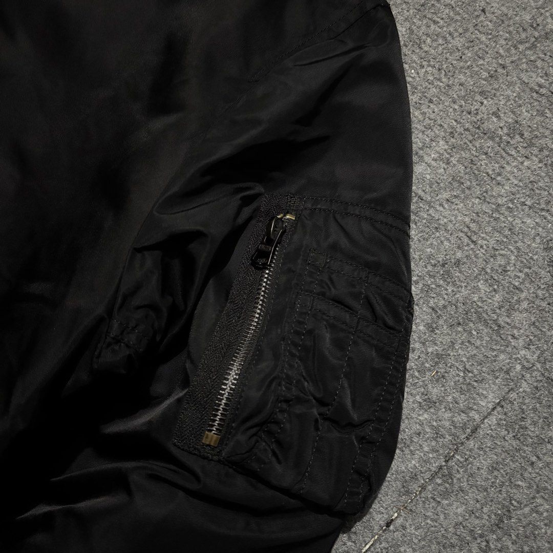 Vintage Alpha Industries MA-1 Reversible Flight Bomber Jacket (Category: Coats, Jackets and Outerwear) located in Cavite. Submitted by gemsouttanowhere (Listing ID 1457638791, Image 3). Description: Large 23x27 Like new No issue.