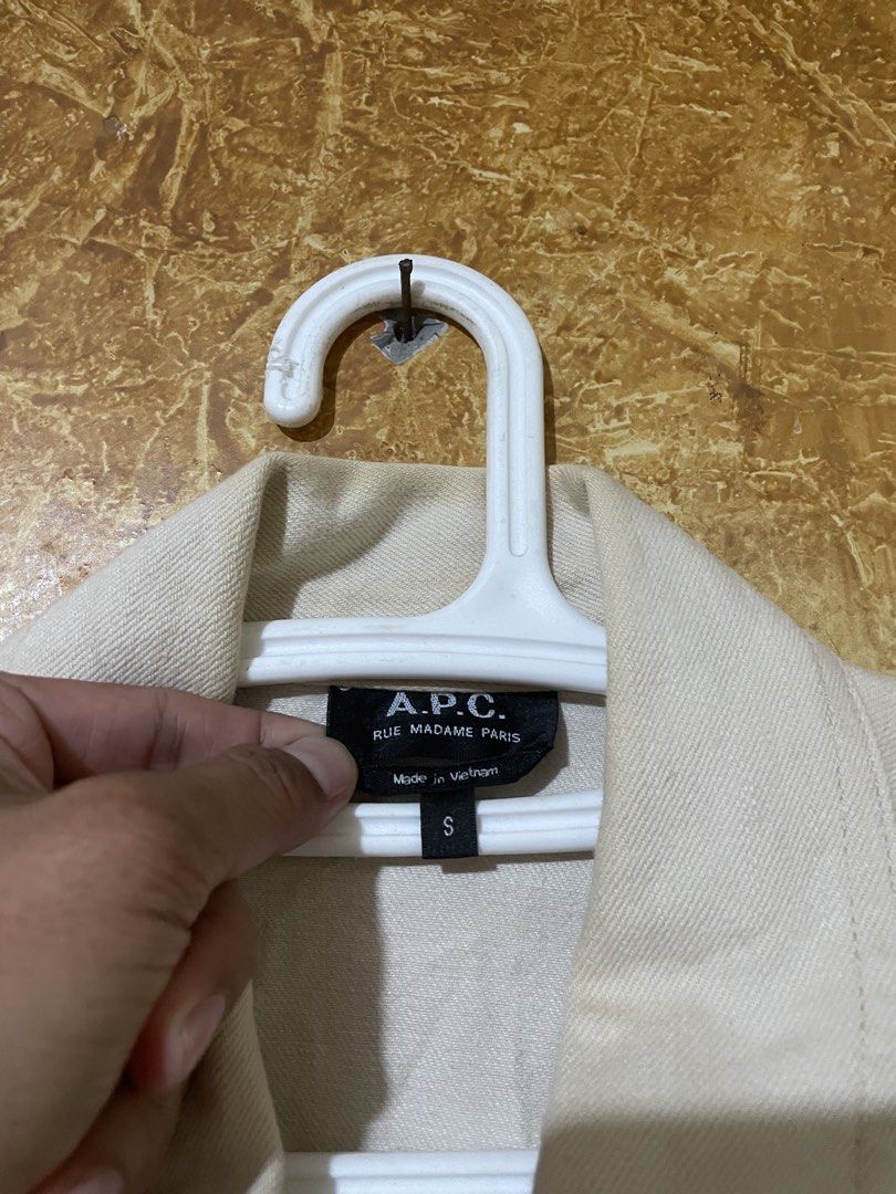 APC denim jacket (Category: Coats, Jackets and Outerwear) located in Iligan City. Submitted by yolkfinds (Listing ID 1457665175, Image 3). Description: excellent conditin need wash 20 width 26 length.