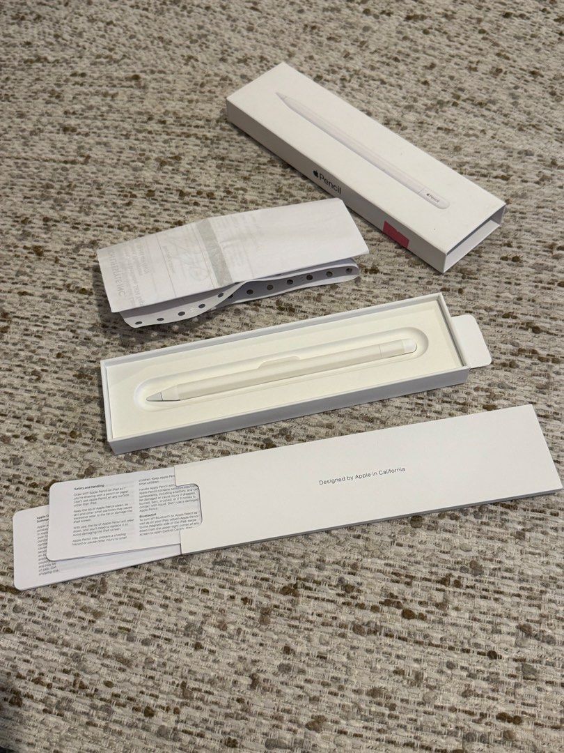 Apple Pencil (USB-C) (Category: Other Gadgets) located in Makati City. Submitted by sec0ndhandedly (Listing ID 1457693991, Image 2). Description: - Apple Pencil (USB-C) - Bought recently, unused - Includes original packaging and receipt - Ideal for note-taking and drawing on your iPad.