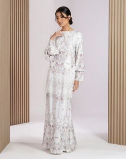 (Category: ) located in . Submitted by zaryncloset (Listing ID 1457656644, Image 1). Description: .