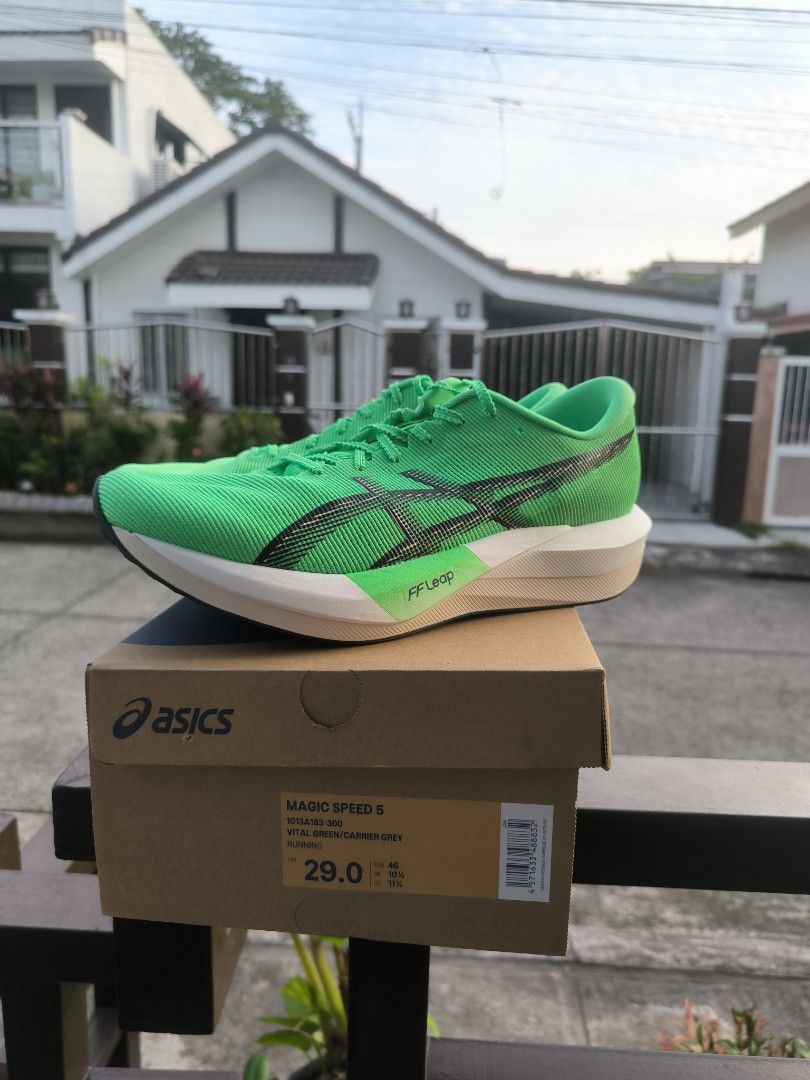 ASICS Magic Speed 5 (Category: Sneakers) located in Cavite. Submitted by dmscdln (Listing ID 1457618032, Image 2). Description: - ASICS Magic Speed 5 - Color: Green - Size: US11.5 -BNDS 5800 only.