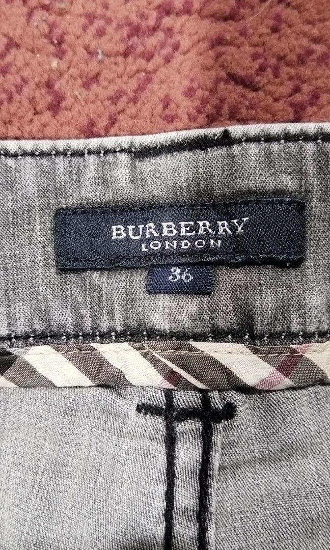 Authentic Burberry Knee Jeans for Ladies (Category: Jeans) located in Baguio. Submitted by shopdailybasket (Listing ID 1457641846, Image 3). Description: Authentic 💯 Waist 26 inches Hip 34 inches Length 28 inches.