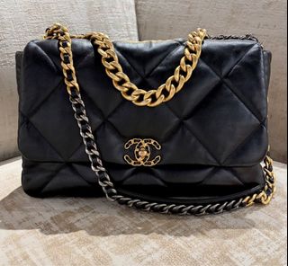 (Category: ) located in . Submitted by luxfashionz (Listing ID 1457554817, Image 1). Description: .