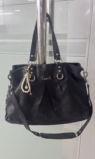 (Category: ) located in . Submitted by luvebags (Listing ID 1457669749, Image 1). Description: .