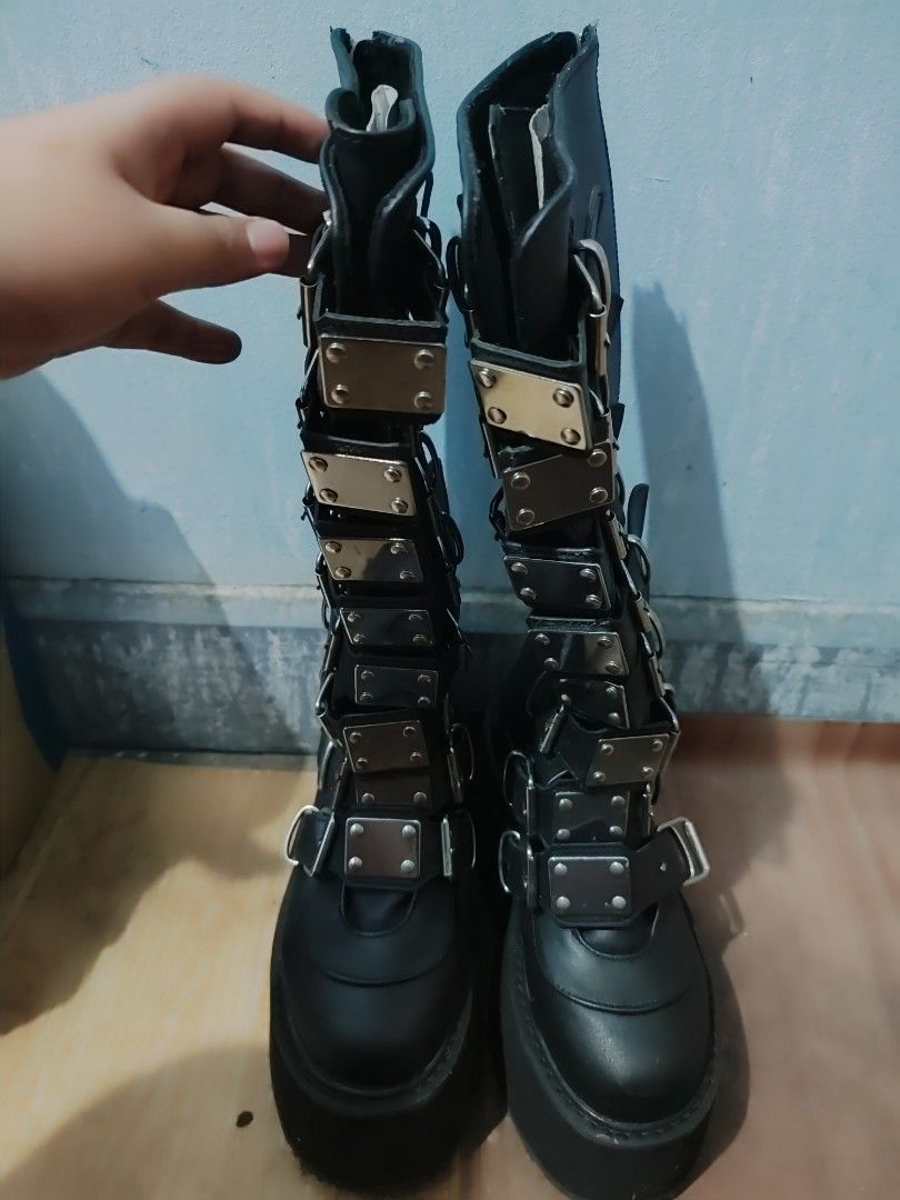 Authentic Demonia Boots (Category: Boots) located in Makati City. Submitted by sunnyyyy_07 (Listing ID 1457706123, Image 2). Description: .