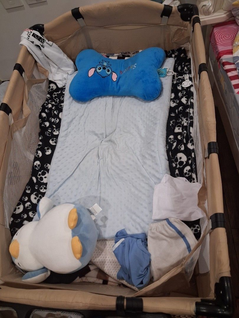 Baby bed (Category: Bed Guards) located in Manila. Submitted by freehorse.d4285c (Listing ID 1457121417, Image 2). Description: its brand new used very lightly.
