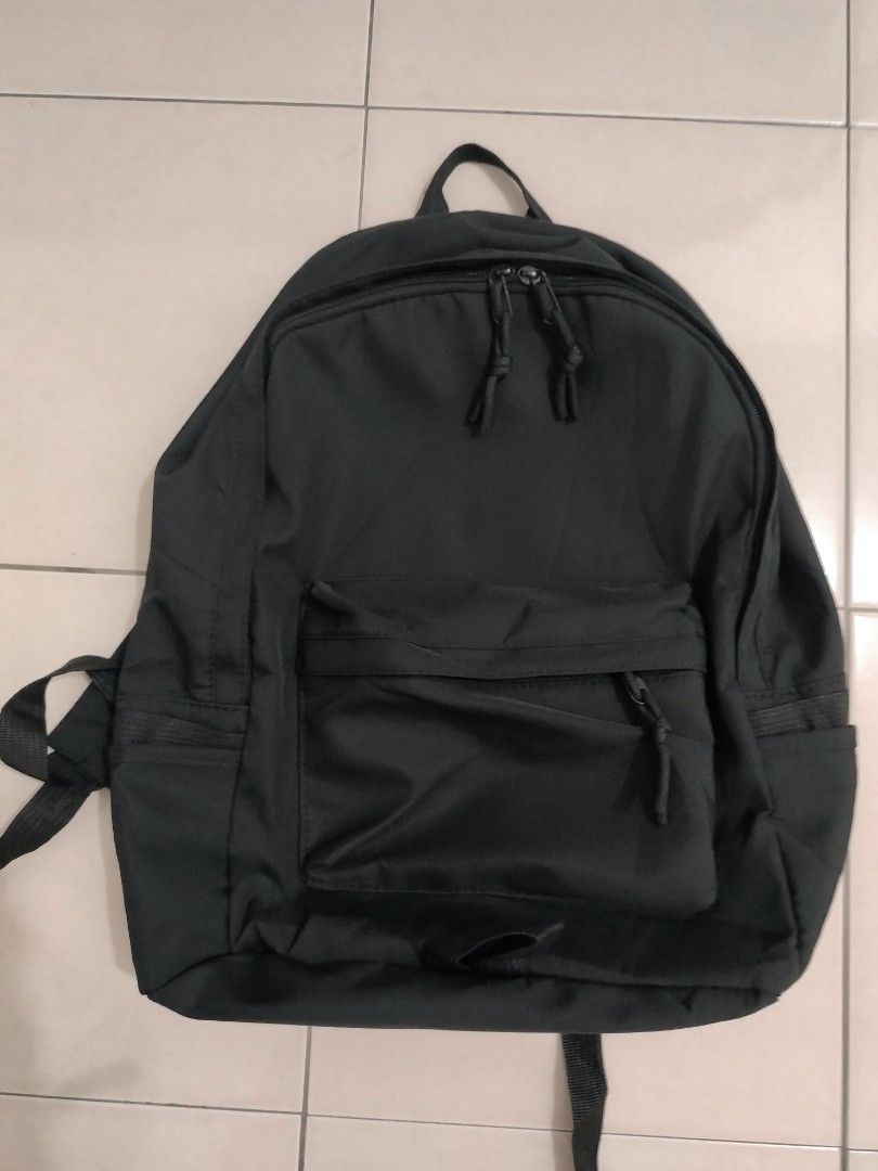 Basic black Backpack (Category: Backpacks) located in Temerloh. Submitted by luffyisgoat (Listing ID 1457619739, Image 1). Description: MEDIUM SIZED SIMPLE AND CLASSIC STUDENT BLACK BACKPACK WITH MANY COMPARTMENT -Still brand new but 9/10 condition -TNG / duitnow -COD in Temerloh only -Price is not including shipping DM if interested..