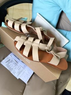 (Category: ) located in . Submitted by glamourosewears (Listing ID 1457557620, Image 1). Description: .