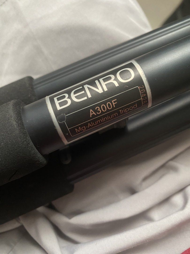 Benro Travel tripod (Category: Tripods & Monopods) located in Pasig City. Submitted by fransavery (Listing ID 1457544701, Image 2). Description: A300F Magnesium aluminum .