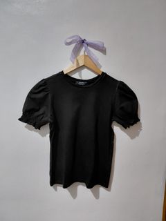 (Category: ) located in . Submitted by wornwardrobe (Listing ID 1457701646, Image 1). Description: .