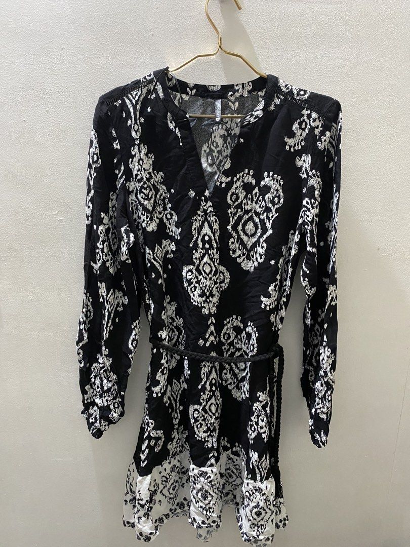 Bkk dress (Category: Dresses) located in Manila. Submitted by urbanstyle11 (Listing ID 1457551051, Image 1). Description: Bkk dress Used like new 10-10 Size large to M-l Just pm me .