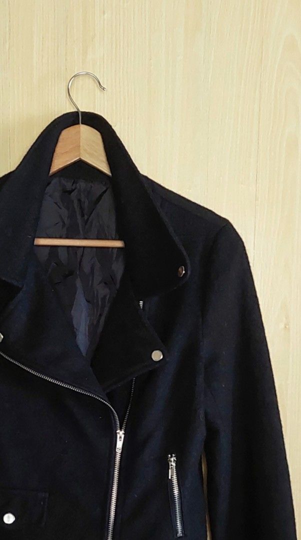 Black Biker Jacket Blazer (Category: Coats, Jackets and Outerwear) located in Bacoor. Submitted by stingray13 (Listing ID 1457548541, Image 1). Description: Item posted is pre-loved. Kindly manage your expectations. Pre-loved Moto Biker Jacket Size : Medium Php 350.00 For inquiries, kindly pm me. Thank you..