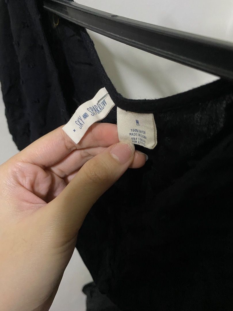 Black cropped milkmaid top (Category: Blouses) located in Santa Rosa. Submitted by rockitlee (Listing ID 1457540345, Image 2). Description: - Used once - Cropped - Working buttons.