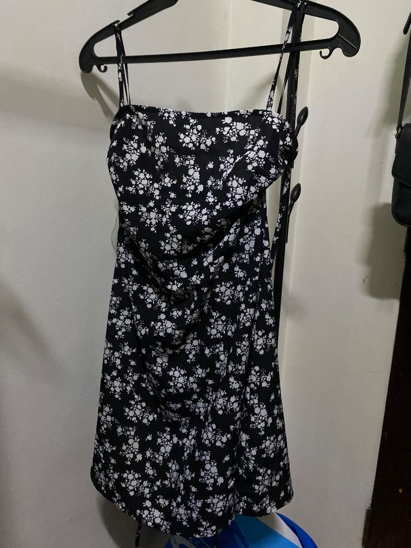 Black Floral Self Tie Mini Dress (Category: Dresses) located in Santa Rosa. Submitted by rockitlee (Listing ID 1457536399, Image 1). Description: - Smocked back - Self tie spaghetti straps.