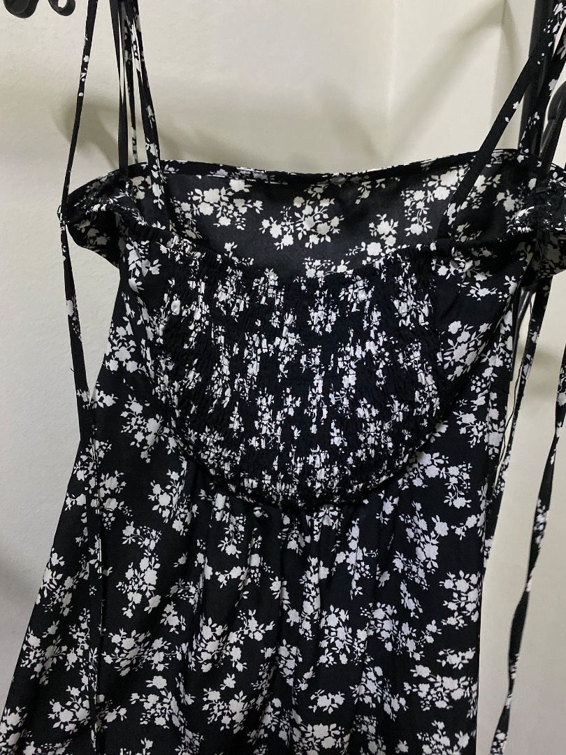 Black Floral Self Tie Mini Dress (Category: Dresses) located in Santa Rosa. Submitted by rockitlee (Listing ID 1457536399, Image 2). Description: - Smocked back - Self tie spaghetti straps.