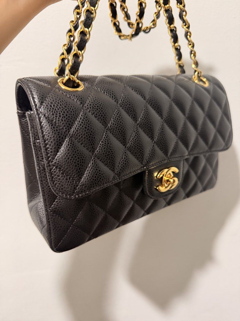 Black Grained Shoulder Bag in Small size (Category: Luxury Bags & Wallets) located in Manila. Submitted by minimaison (Listing ID 1457683045, Image 2). Description: RARE TO FIND • 23CM ✨ A rare piece you don’t come across often. Will only reply to seriously interested buyers. 🤎 Please inquire only if genuinely interested..