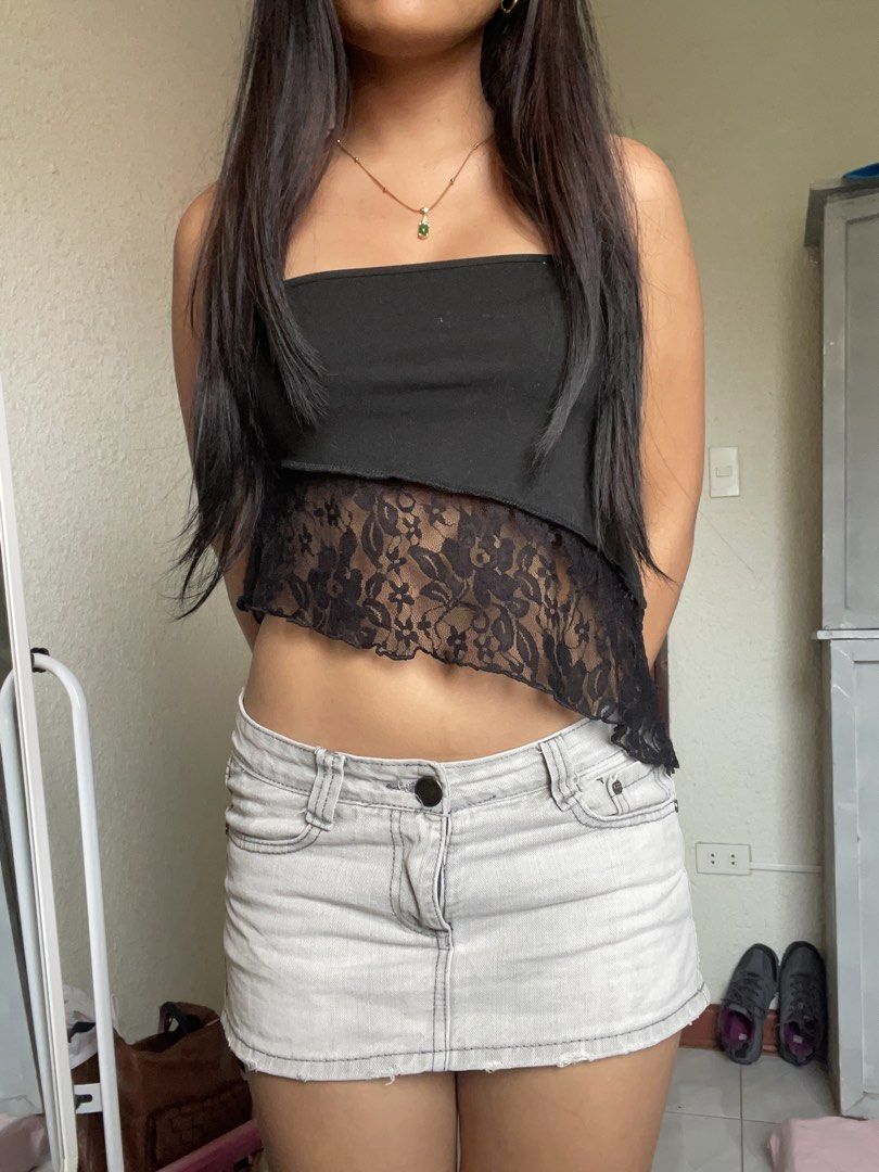 Black Lace Trim Tube Top (Category: Sets or Coordinates) located in Iloilo. Submitted by mimikyuui (Listing ID 1457640743, Image 1). Description: - Black cropped tube top with delicate lace trim. - Ideal for casual days or nights with friends..