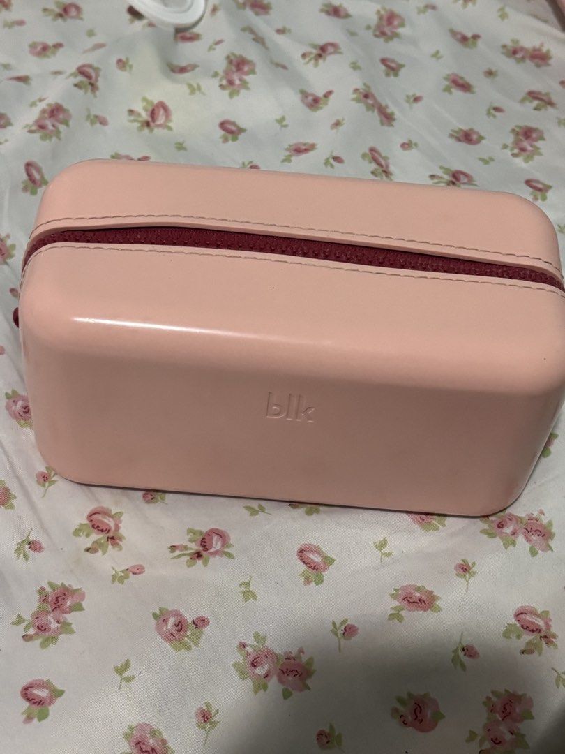 blk make up bag (Category: Makeup) located in La Trinidad. Submitted by caicai1926 (Listing ID 1457600393, Image 1). Description: .