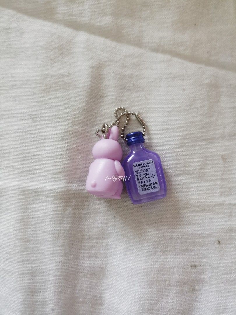 Blueberry and Naonyan (sitting) (Category: Designer & Blind Box Toys) located in Malolos. Submitted by soltyx (Listing ID 1457654499, Image 2). Description: no flaws from gachapon.