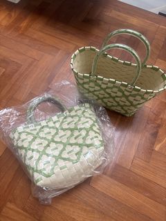 (Category: ) located in . Submitted by yang.closet (Listing ID 1457588765, Image 1). Description: .
