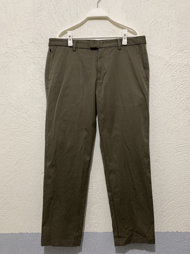 BOGGI Trousers in Technical Fabric B Tech (Category: Trousers) located in Tiaong. Submitted by nycko.concha (Listing ID 1457640418, Image 2). Description: BOGGI Trousers in Technical Fabric B Tech — Khaki/Beige •Size: 34 (185/90A) •Waist: 34-35 •Length: 37 •Hem: 7 •Condition: Excellent Used •Issue: None •Color Rate: 9.6/10 •Selling Price: ₱1890 + shipping fee •Courier: J&T Express •Location: Quezon Province Note: color may vary due to lighting, a