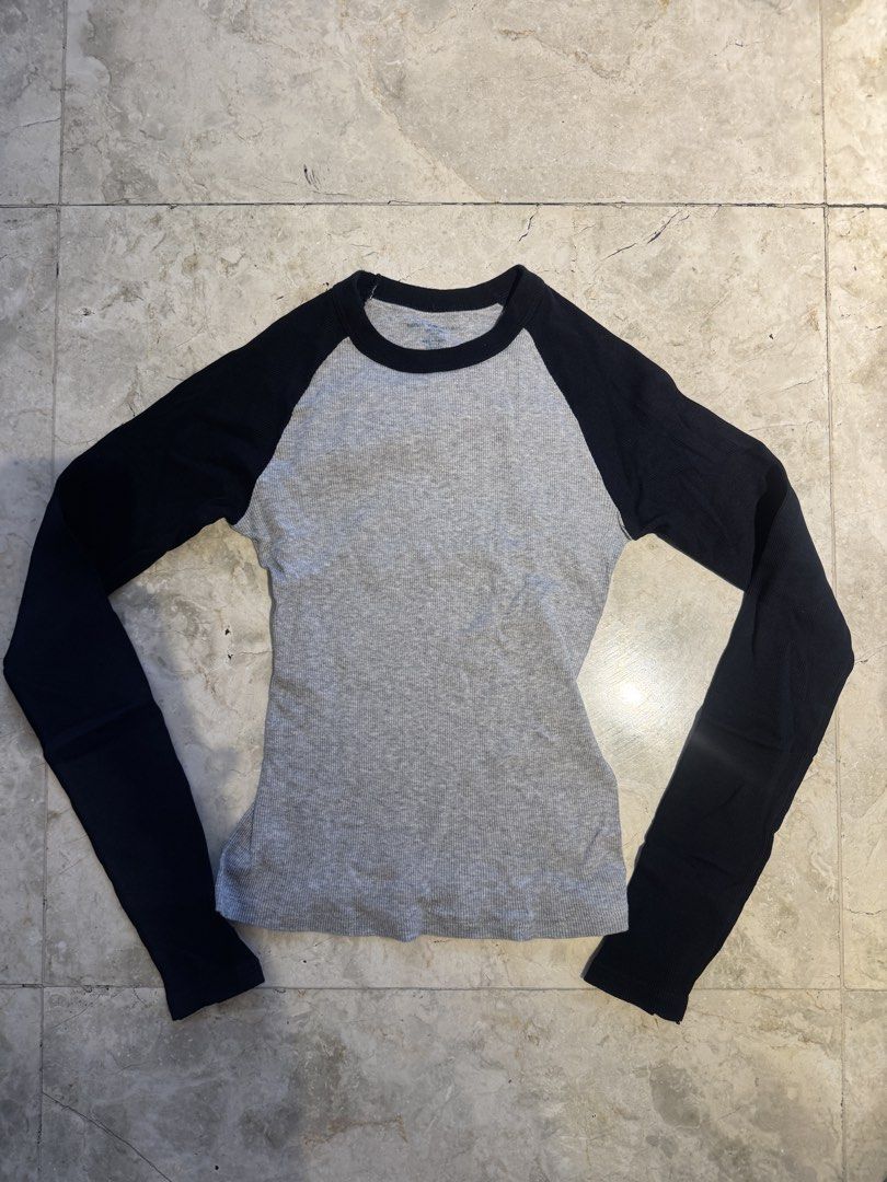 Brandy Melville John Galt Longsleeve Tee (Category: Longsleeves) located in Manila. Submitted by shrimpdaddy77 (Listing ID 1457601667, Image 1). Description: BOUGHT BEFORE UPSIZING No stains or defects.