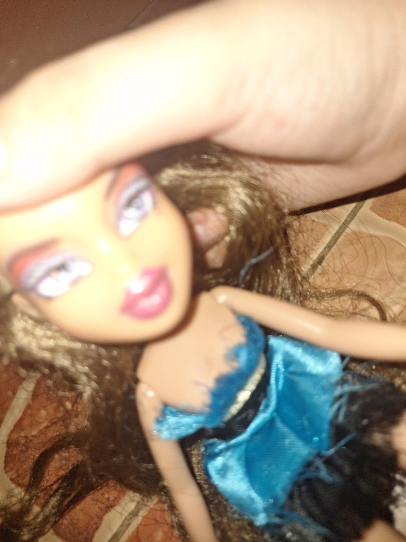 Bratz formal funk Yasmin doll (Category: Kids Toys) located in Manila. Submitted by freedanielle (Listing ID 1457594380, Image 3). Description: Flaws: has ink stain on lips Cut bangs stain of back of legs.