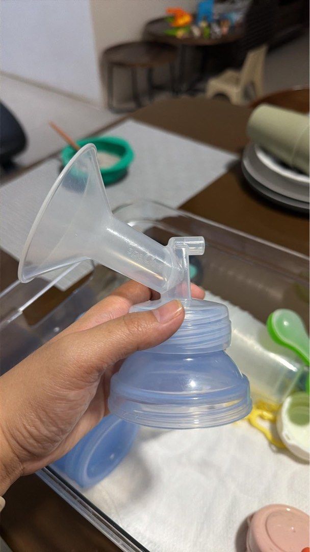 Breast milk storage (Category: Breastfeeding & Bottle Feeding) located in Taguig. Submitted by enabee (Listing ID 1457242303, Image 3). Description: Avent Breast Milk Storage Cups with Flange /Bottle Connector 9 cups with 2 connectors.