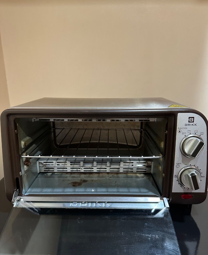 Brikk oven toaster (Category: Ovens & Toasters) located in Taguig. Submitted by sarahh_23_596 (Listing ID 1457579105, Image 2). Description: Planning to move out soon and needs to declutter this oven. .