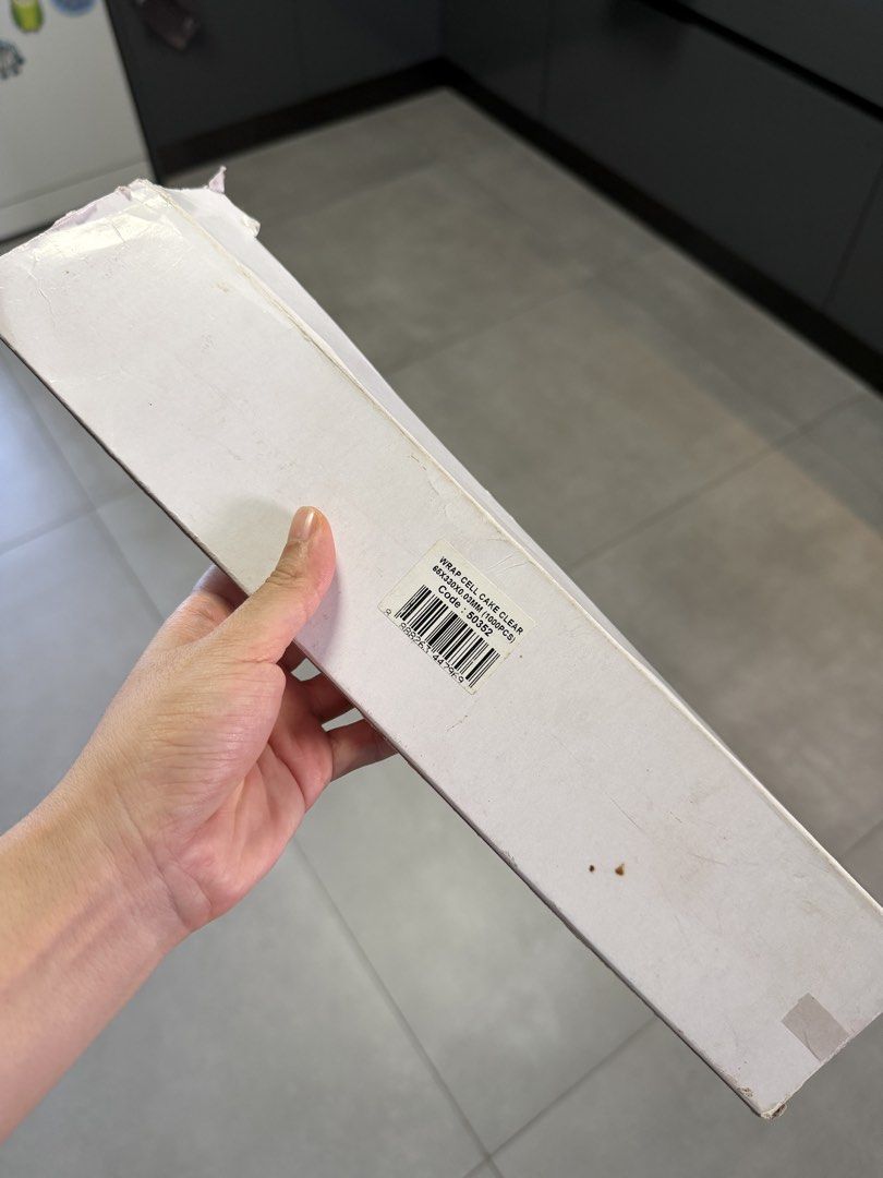 Cake collar (Category: Bakeware) located in Singapore. Submitted by jihyeon (Listing ID 1457648421, Image 1). Description: think left with 700-800 pieces .