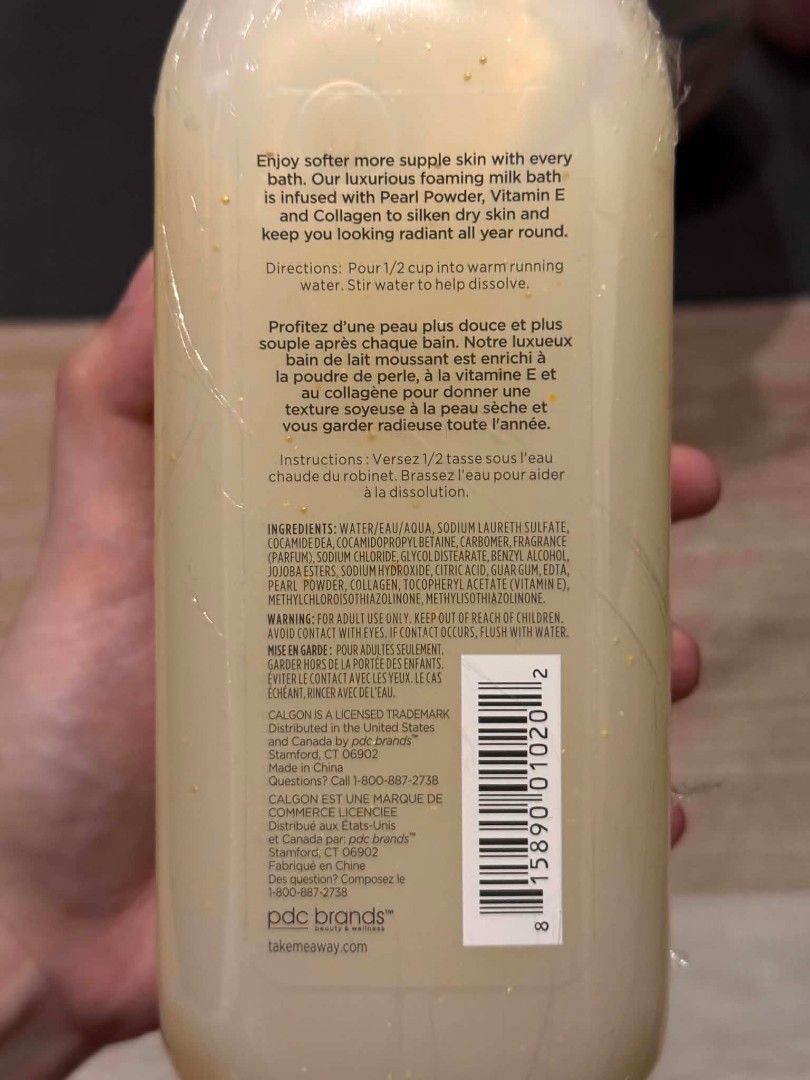 Calgon scrub and body wash (Category: Body Care) located in Palayan City. Submitted by allmypreloved_ph (Listing ID 1457613343, Image 2). Description: .