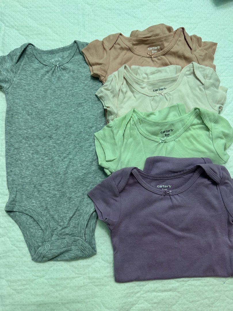 Carter’s onesie 9M (Category: Babies & Kids Fashion) located in General Trias. Submitted by declutter_manilaaa (Listing ID 1457644598, Image 1). Description: ₱140 each.