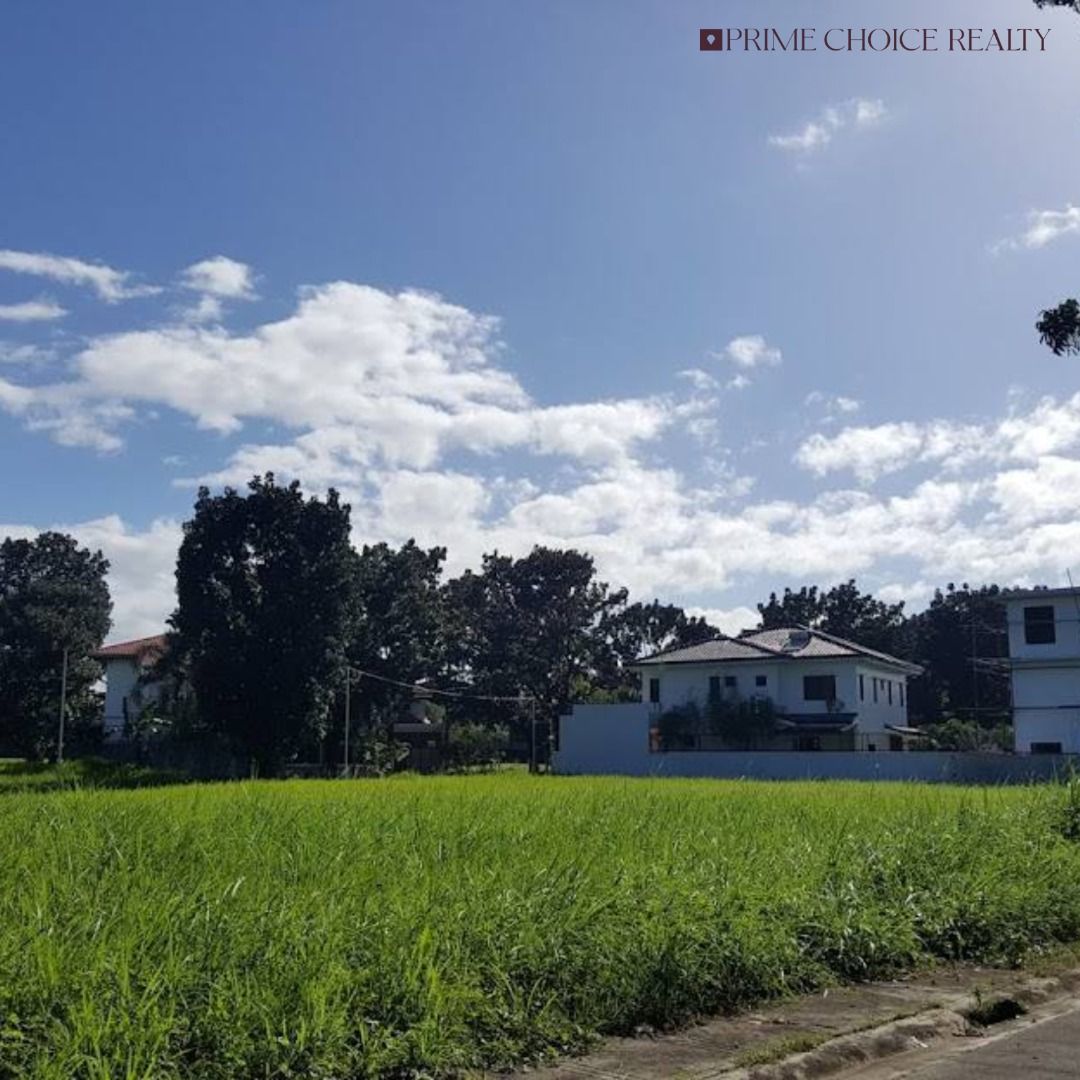 Casa Milan, Fairview, Quezon City (Category: Lot) located in Quezon City. Submitted by primechoicerealtyinc (Listing ID 1457527748, Image 2). Description: FOR SALE Casa Milan, Fairview, Quezon City • Lot Area: 300 sqm • Orientation: Southwest • Asking Price: ₱23,000,000 Ideal for residential investment or future development in a prime Quezon City location Contact us for more details and to schedule a viewing: +63917 162 8618.