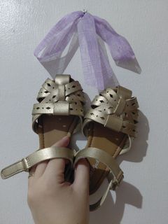 (Category: ) located in . Submitted by wornwardrobe (Listing ID 1457565231, Image 1). Description: .
