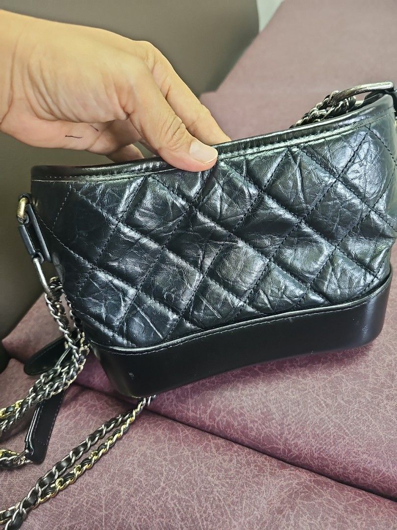 Cc bag (Category: Cross-body Bags) located in Singapore. Submitted by nonoy1222 (Listing ID 1457544591, Image 1). Description: .