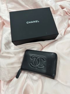 (Category: ) located in . Submitted by mywardrobe1111 (Listing ID 1453812352, Image 1). Description: .